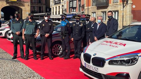 Presentaci�n de la nueva flota de la Polic�a Local de Gij�n, en la plaza Mayor