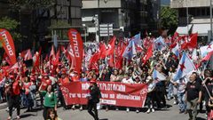 Centos de persoas secundaron a manifestacin convocada por CIG, CC. OO., UXT e USO.