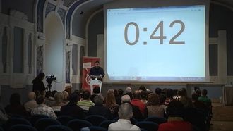 Participantes en una edici�n anterior de Xix�n fala en 3'