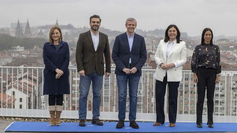 Elena Rivo, Diego Calvo, Alfonso Rueda, Elena Candia y Patricia Garca, cabezas de lista del PPdeG, en Santiago.