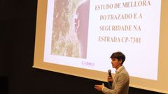 El alcalde de Ribeira, Lus Prez Barral, durante la presentacin de la alternativa a la circunvalacin que promueve la Xunta.