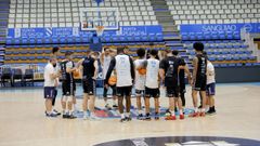 La plantilla del R�o Breog�n durante un entrenamiento llevado a cabo en el Pazo Provincial dos deportes de Lugo