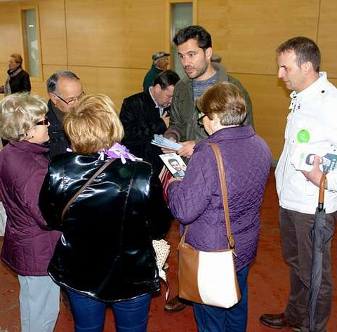 CxG reparti� propaganda en Curtis.