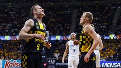 Marcelinho Huertas se lamenta en el partido entre el Tenerife y el Bilbao.