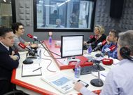 Jos� Manuel Dapena, Avia Veira, Rosa Gallego y Xulio Ferreiro, en el estudio de Radio Voz. 