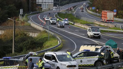 Imagen de uno de los controles de la Guardia Civil de Tráfico, en Ribadavia.