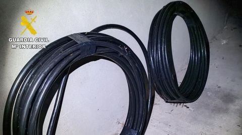 La Guardia Civil comprob� que el detenido hab�a sustra�do 120 metros de cable de cobre.