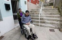 La calle Baixo Muro est� situada en el barrio marinero y en ella vive Valent�n Gonz�lez.
