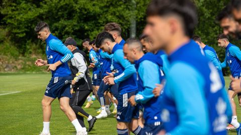 Los jugadores del Oviedo, en El Requexn