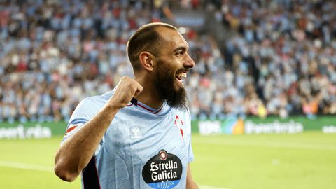 Borja Iglesias festeja la clasificaci�n del Celta para la Europa League