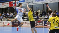 El Cisne derrotó con rotundidad al Balonmano Soria en el pabellón municipal