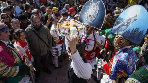 O entroido ou antroido galego aut�ntico vai quedando relegado a lugares coma Laza, con figuras tan potentes coma os seus peliqueiros