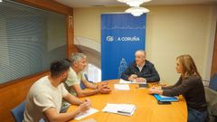 El portavoz popular, Miguel Lorenzo, acompa�ado por la concejala Susana Catal�n, se reuni� los representantes del Sindicato Profesional de Polic�a Local (SPPL)