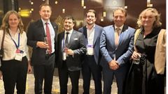 Integrantes de la delegaci�n de Provacuno con el comisario de Agricultura