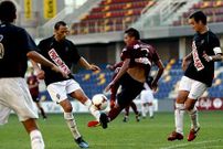 Poratti, ante el pontevedr�s Crist�bal, en Pasar�n.