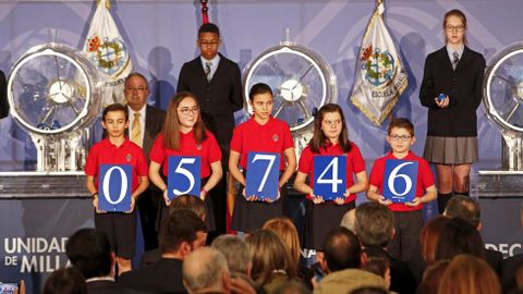 Sorteo de la Lotera Nacional en la Escuela Naval de Marn