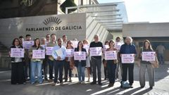 Unha protesta de Queremos Galego �s portas do Parlamento de Galicia (foto de arquivo)
