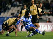 V�ctor, que dirig�a en el campo, marc� los dos goles