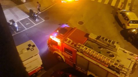 Bomberos y Ambulancias llegan al domicilio de Mar�a del Carmen Canga