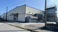 Exterior de la nave industrial comprada en B�veda por Gallaecia Solciones en Madera 