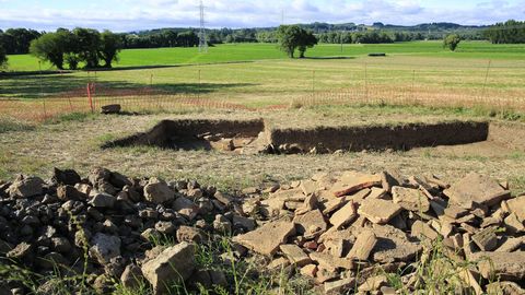 Excavacina arqueolgica en una villa romana en Coea, Castro de Rei