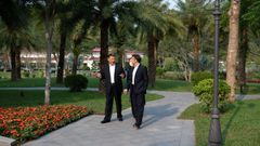 El presidente chino, Xi Jinping, y el presidente franc�s, Emmanuel Macron, en la residencia del gobernador de la provincia de Guandong, en Guangzhou (China).