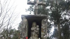 El �ltimo robo tuvo lugar el pasado abril, cuando desapareci� la figura de una virgen con el ni�o en brazos de este cruceiro de capela del siglo XVII