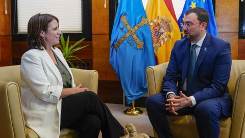 Encuentro entre Adriana Lastra y Adri�n Barb�n