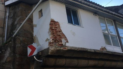 Partede la casa daada por un camin