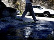 Imagen del vertido en la calle en la ma�ana de ayer.