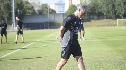 Pablo López en un entrenamiento en A Gándara.