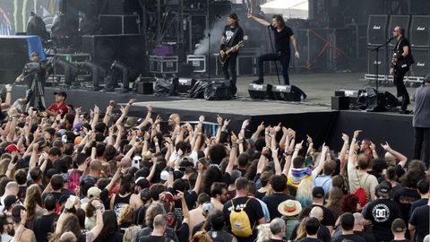 PBLICO DEL RESURRECTION FEST DURANTE UN CONCIERTO DE  OVERKILL