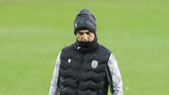 El entrenador del PAOK, Razvan Lucescu, en el entrenamiento de este mi�rcoles en Bala�dos, previo al duelo ante el Celta.