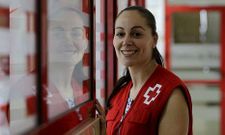Mar�a Mart�nez asegura que este a�o notan m�s peticiones de ayuda para libros. 