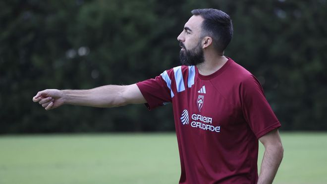 Carlos de Lerma, en el partido amistoso ante el Monta&ntilde;eros