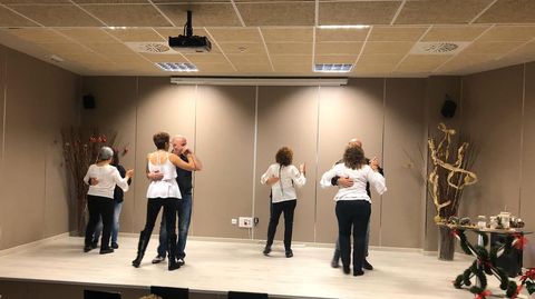 Demostración de baile en la clausura de uno de los programas Activa