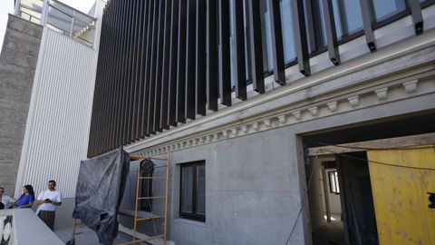 Vista de la fachada de los mdulos prefabricados aadidos al nmero 19 de la calle Concepcin Arenal, en Cuatro Caminos. 