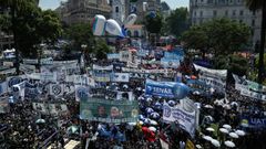 Vista a�rea de la manifestaci�n en la plaza de Mayo contra la reforma laboral que promueve el Gobierno de Javier Milei