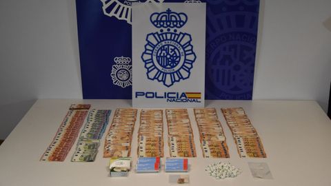 Material incautado en el club alterne de Aduna (Guipzcoa).