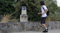 Cami�o Ingl�s no entorno da igrexa de Almeiras.