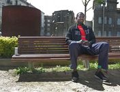 Abdoul trata de viajar a su pa�s siempre que puede para cuidar de los suyos. 