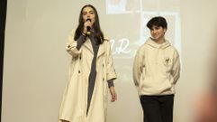 Claudia y Hadrin, los dos adolescentes de Zas participantes en el documental