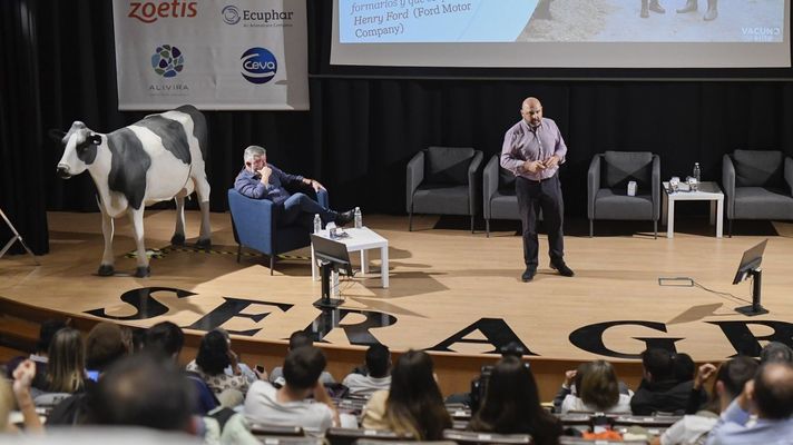 En las jornadas (en la imagen, las del año pasado) se tratan variados temas con el ganado vacuno de leche como referencia