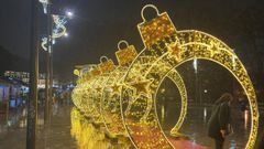 Una de las novedades del alumbrado navideo de Ferrol, en la plaza da Constitucin, donde abre sus puertas el mercado de artesana alimentaria.