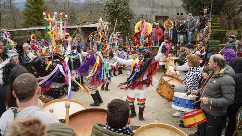 M�zcaras de Manzaneda, bailando.