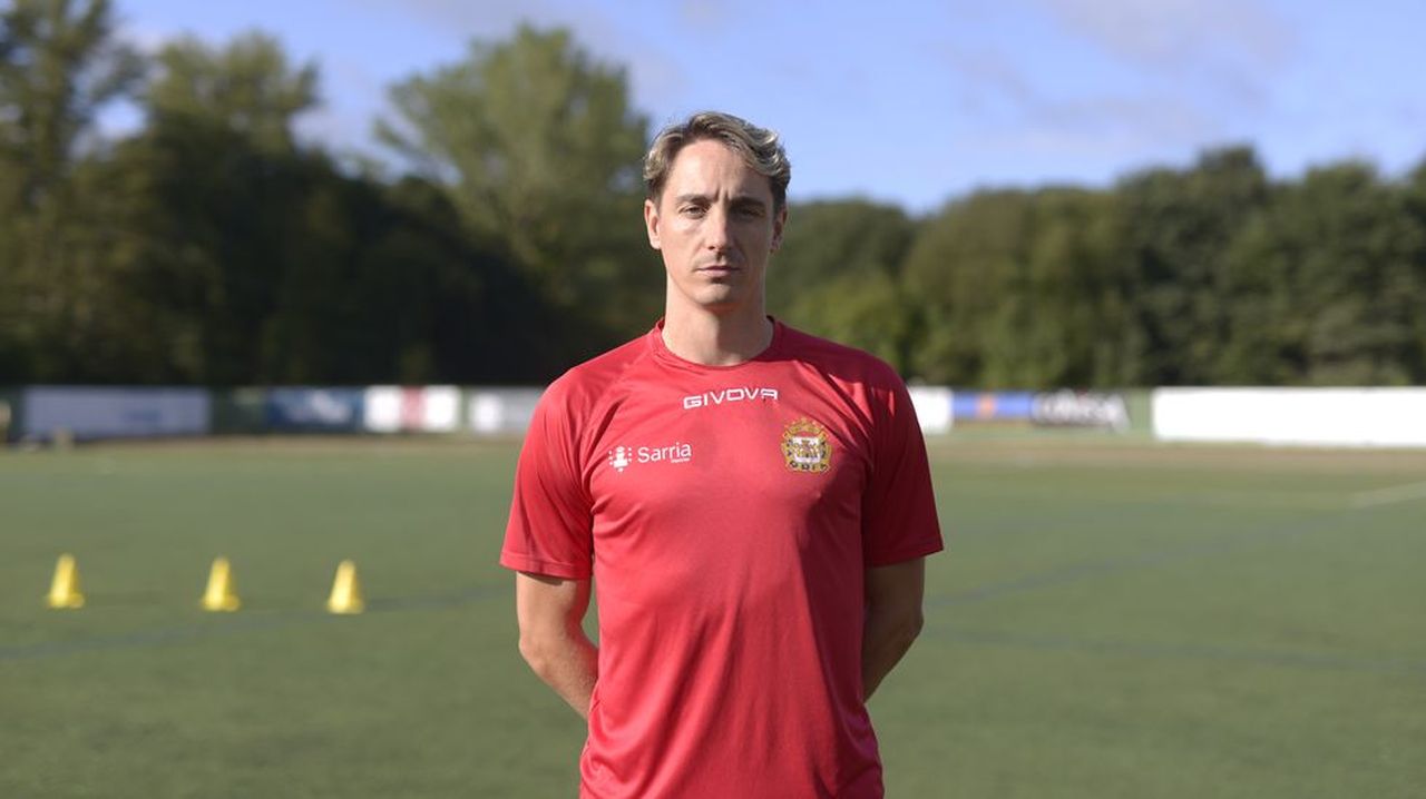 Iván Carril, entrenador de la SD Sarriana: «La Sarriana tiene que ser capaz de marcar goles de muchas maneras»