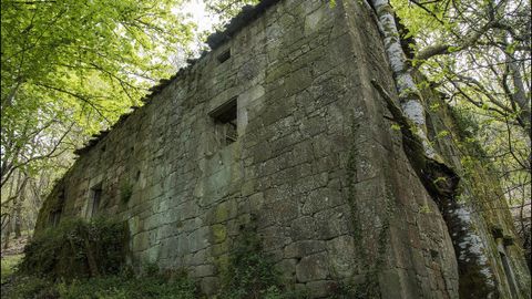 Otra vista de la Casa de Casandi�o, construida en bloques bien labrados de canter�a