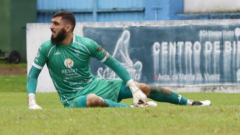 Ayoub Atib, lastimado el domingo tras una entrada de un jugador del C�ltiga.