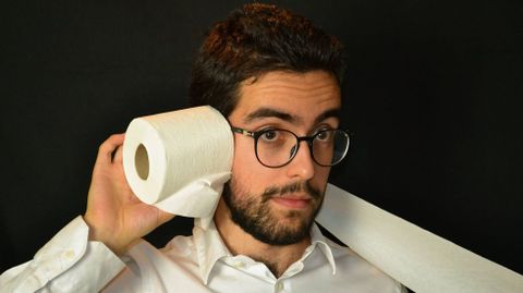 El mago Nacho Samena act�a en el MIHL