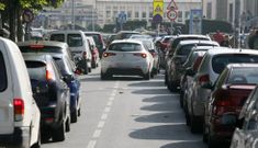 A las 9, a las 2, y a las 6, Ram�n Ferreiro la doble fila es algo habitual. 